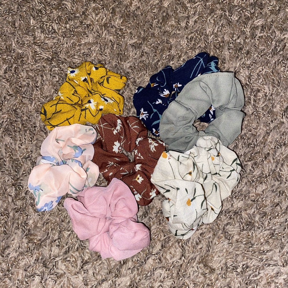 super cute scrunchies